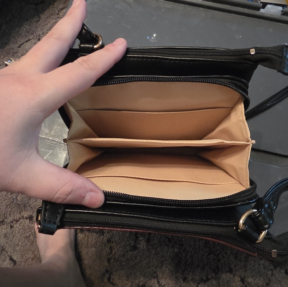 Giani Bernini Black and Brown Croc-Embossed Crossbody Bag - Picture 2 of 7